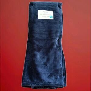 Berkshire Opulence Throw VelvetSoft 50x70" Blanket Navy Blue AquaSmart Dye New
